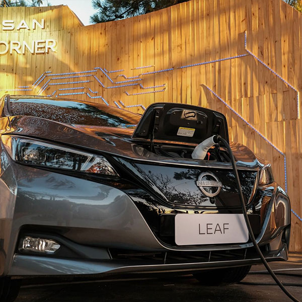 nissan-e-corner